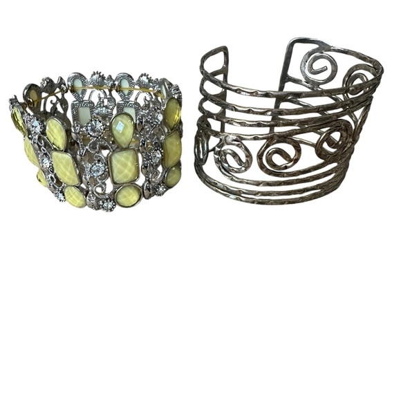 Premier Designs Jewelry - Premier Jewelry Set Of Two Silver Bracelets Bead Stretch And Hammered Metal Cuff